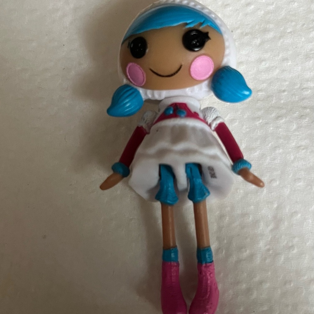 Blue-Haired Girls Fashion Doll - Pink & White Outfit